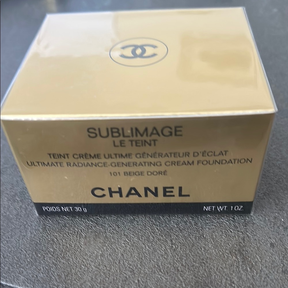 COPY - NEW Chanel Sublimage Ultimate Radiance Generating Cream Foundation